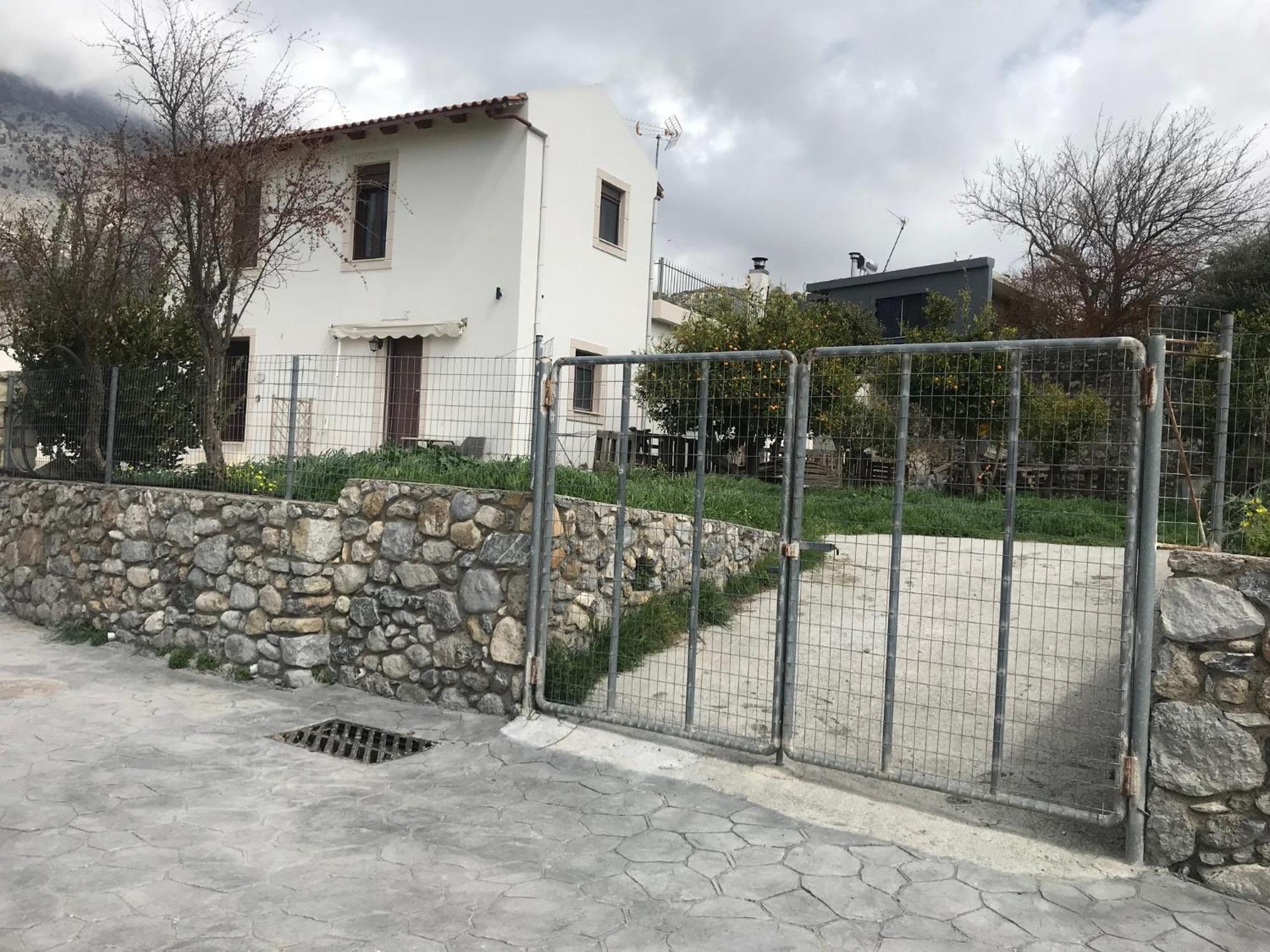 Zarós Papa-Antonis Stone Houseヴィラ エクステリア 写真